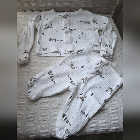 Gerber Other - White Kids Pajamas with Fun Print